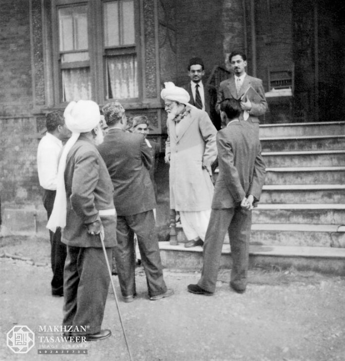 Khalifa Sani, 1955